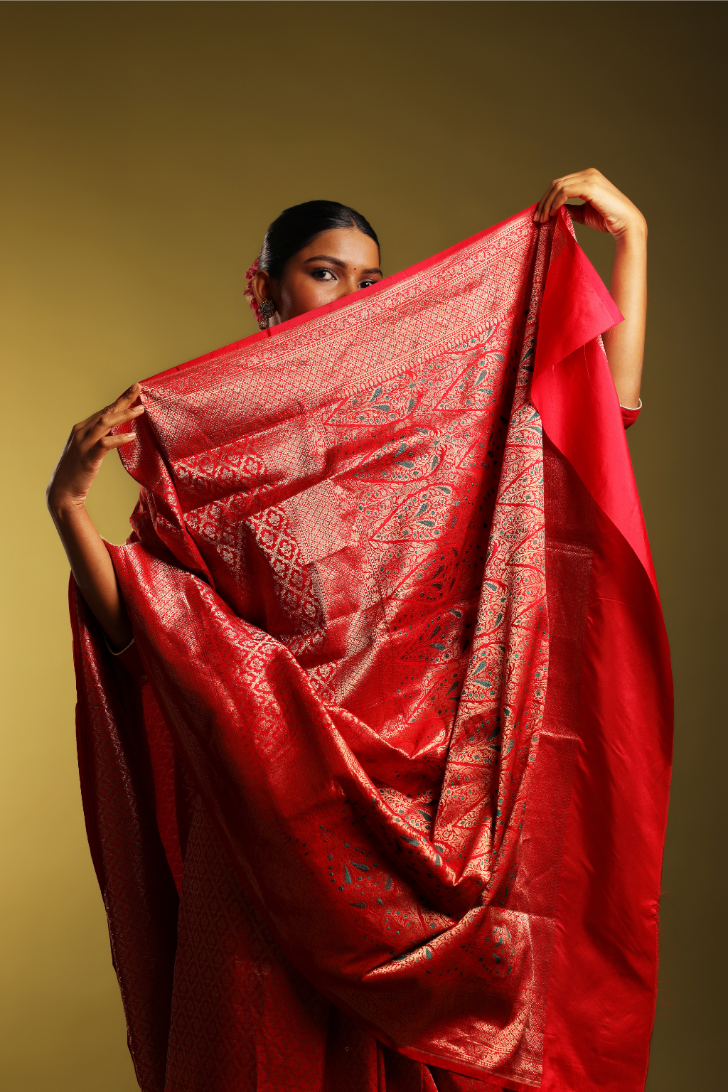 Persian Red with contrasting Azure blue Minakari