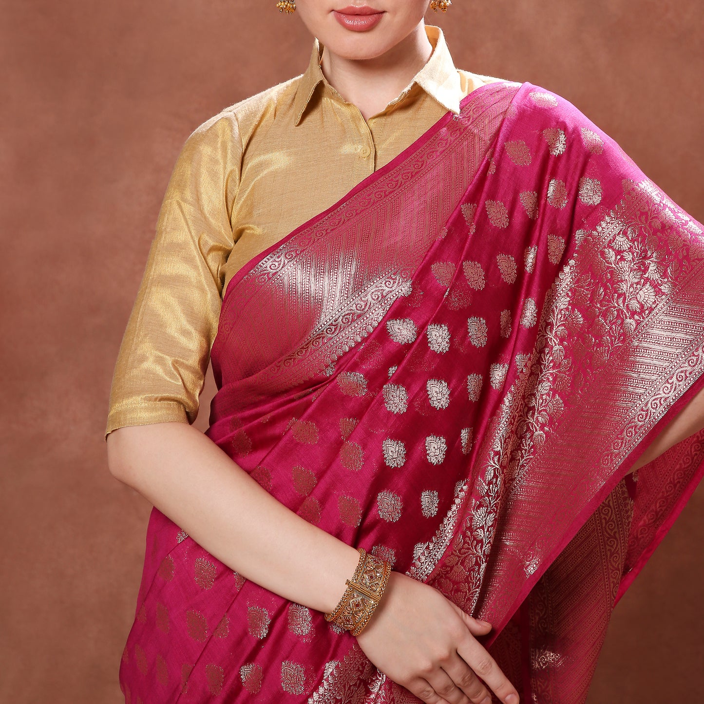 Elegant Rani Pure Silk Elegance with Woven Muted Gold Motifs